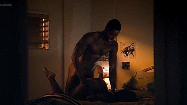 Я трахнул девушку в рот и занялся с ней сексом на улице