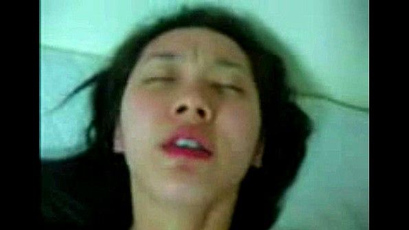 Дочь стала свидетельницей мастурбации матери, после чего начала её домогаться