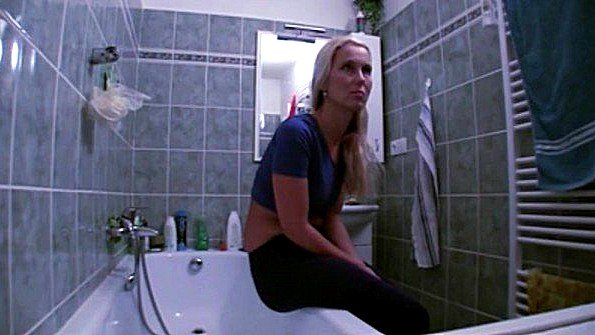 Два вибратора вызывают оргазм