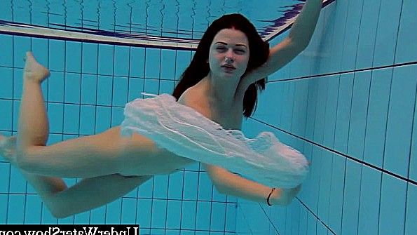 Пышногрудая японка требует секса и оргазма