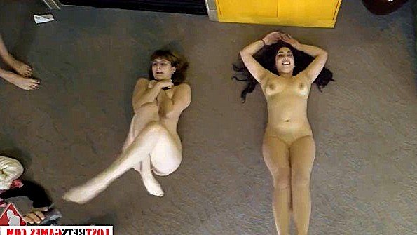 Возбудился от увиденного и занялся сексом с девушкой в ​​постели