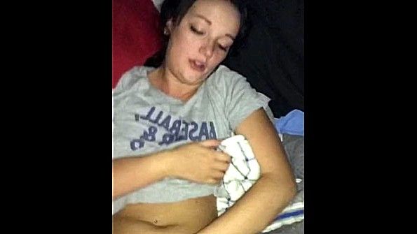 Я приехал к брюнетке и начал с ней заниматься сексом