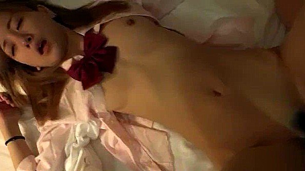 Владелец хостела присоединился к групповому сексу