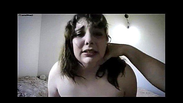 Девушка занимается сексом с парнем на улице за деньги