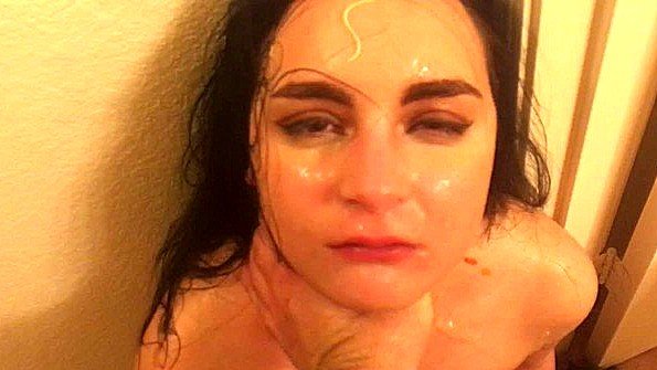 Две женщины занимаются анальным сексом на кастинге