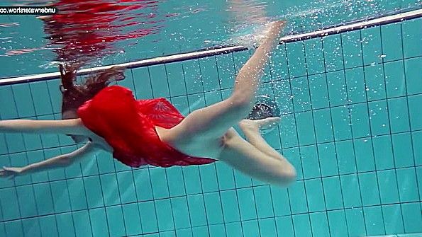 Дильдо поможет кончить в постели