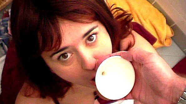 Трахает парня в задницу и дрочит ему член