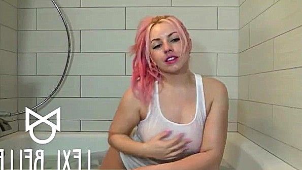 Роскошный минет от блондинки вызвал эякуляцию