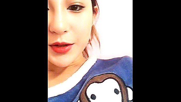 Он не давал ей играть на консоли и жёстко её трахал