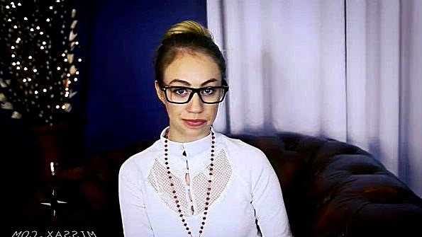 Брат безрассудно трахает свою сестру и плюет на мораль