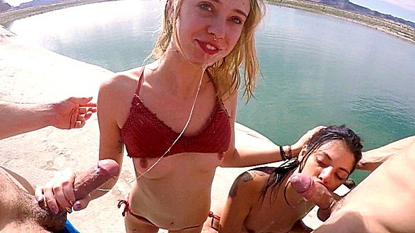 Он уверенно мастурбирует и ждет спермы