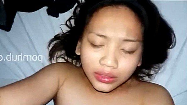 Подглядывание за женщиной в ванной привело к сексу