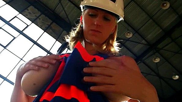 Скрытая камера запечатлела бурный секс в постели