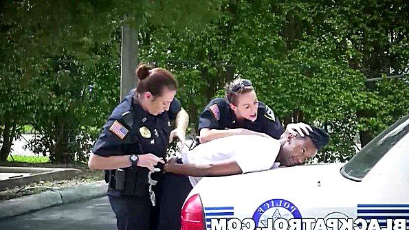 Знакомство с азиатской женщиной в кафе привело к сексу