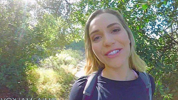 Жесткий секс между женщинами и мужчинами на домашней оргии