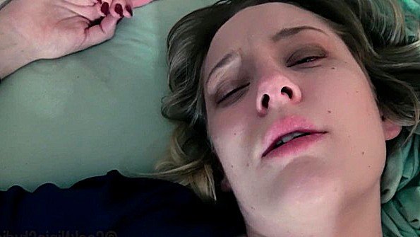 Кокетливая девушка долго занимается сексом со своим парнем