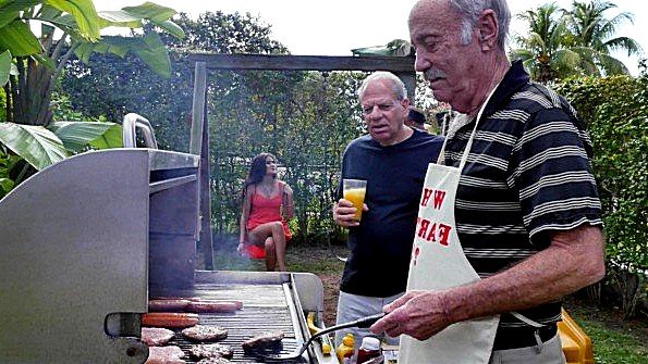 Восхитительная шлюха стонет от крепкого члена