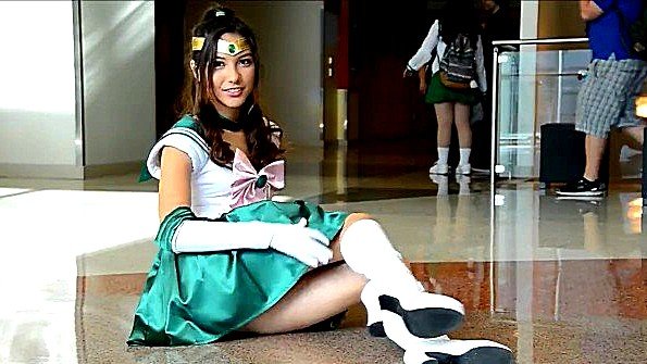 Сексуальная девчонка не смогла устоять перед этим парнем