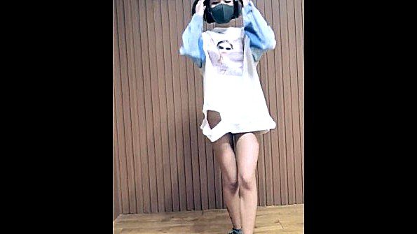 Раздеть мать догола на фотографии с помощью ИИ