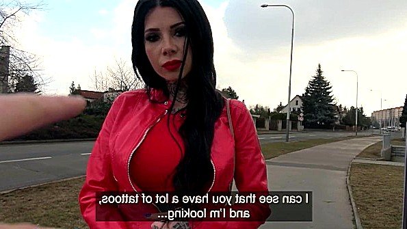 Я мастурбирую в библиотеке между занятиями, в одиночестве