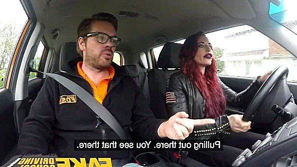 Красотку с шикарной грудью трахают