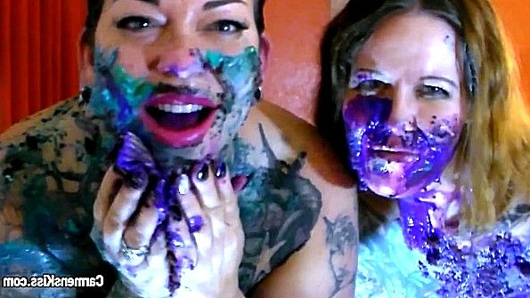 Огромный черный фаллос вызывал восхищение