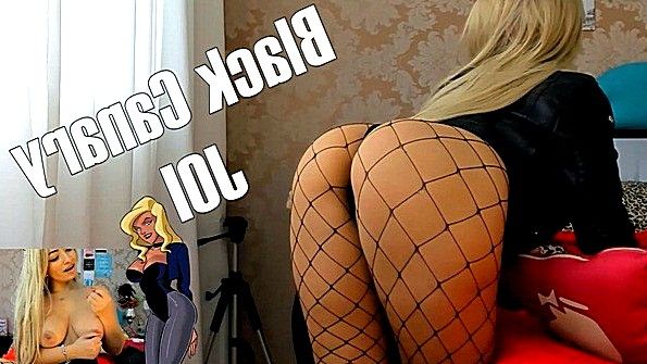 Худенькая сучка орудует крутым членом парня