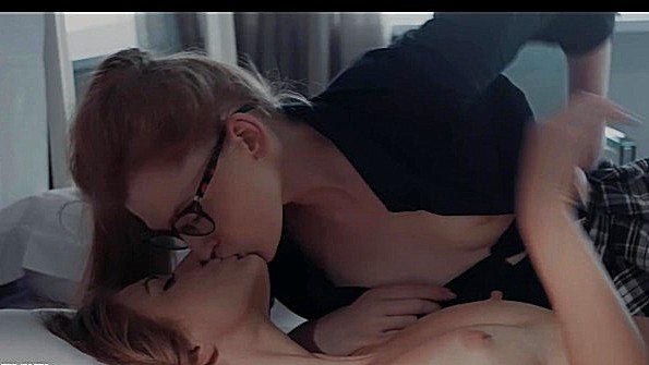 Она отказывается заниматься сексом с парнем и проводит время со своей подругой