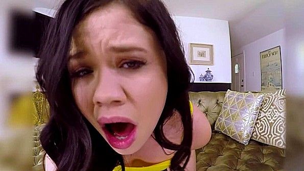 Рыжеволосая жена занимается сексом на глазах у мужа