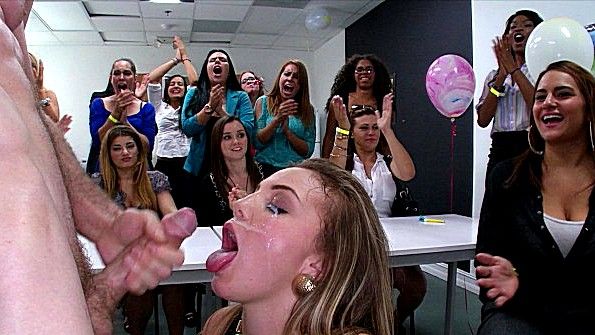 Порно от первого лица: Доброе утро, рыжеволосая красотка Свити Фокс!