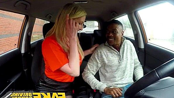 Друзья устроили секс втроём