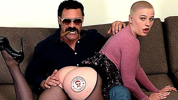 Сексуальная блондинка готова к горячему сексу