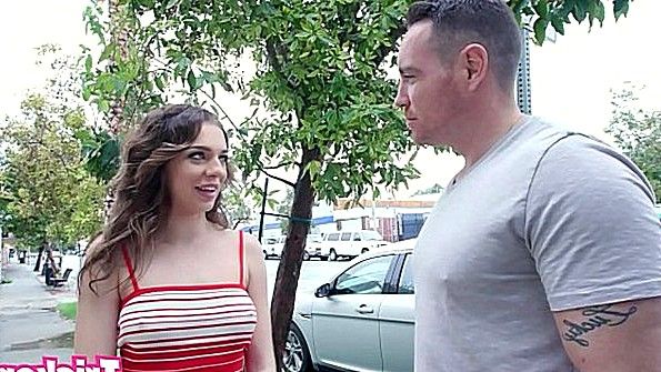 Она проиграла в настольный теннис и должна заняться сексом