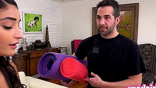 Чернокожая соблазнительница предложила заняться сексом