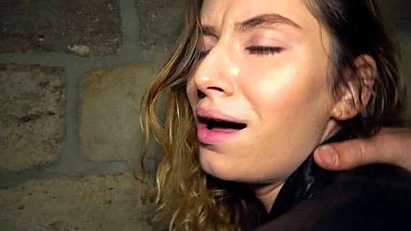 Он перевернул жену и начал долго трахаться