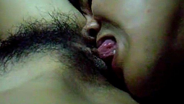 Две женщины вступили в грубый половой акт с чернокожим мужчиной