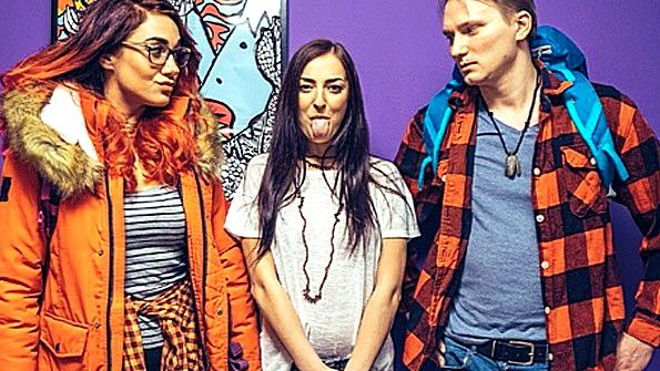 Я трахнул девушку на симуляторе и кончил ей в рот