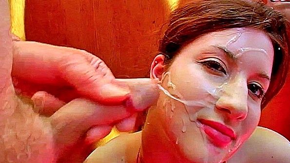 Массаж пышногрудой женщины с великолепной вагиной Мастурбация