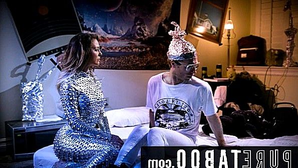 Горячие девушки сосут члены в подборке