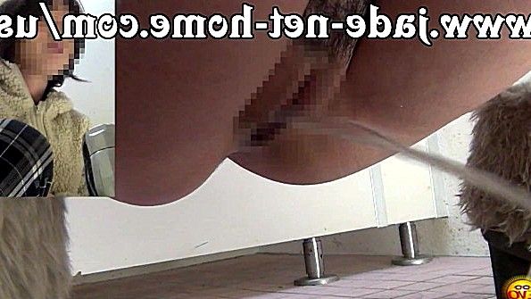 Великолепные шлюхи получают жесткий анальный секс от мужчины