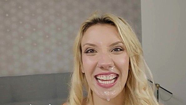 Мужчина стоит и трахает суку до изнеможения