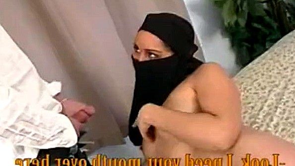 Пожилая женщина соблазнила мужчину своей грудью