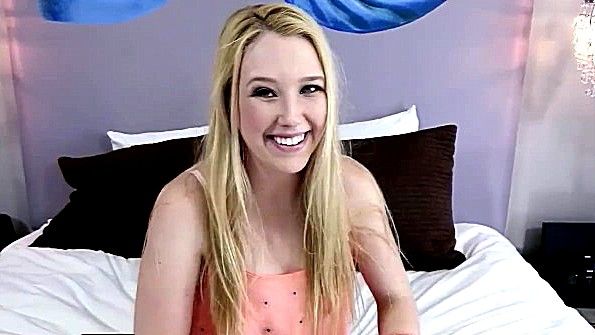 Я показала комнату и расплатилась сексом