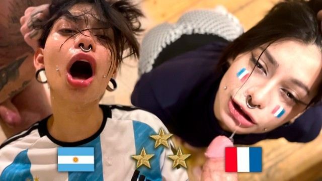 Он раздевает свою девушку и готовится заняться с ней сексом