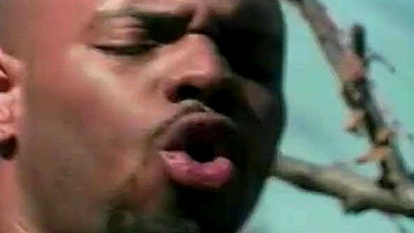 Этот парень заставил её заняться с ней грубым сексом в своей машине