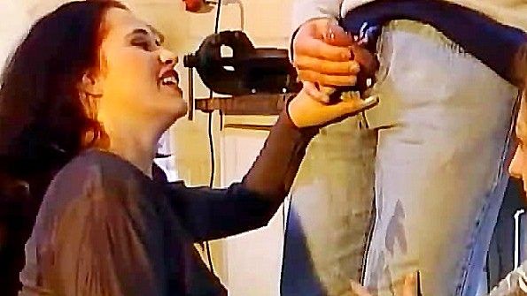 Азиатская шлюха готова к сексу