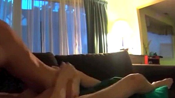 Пригласить красавицу и трахнуть чернокожего парня до предела