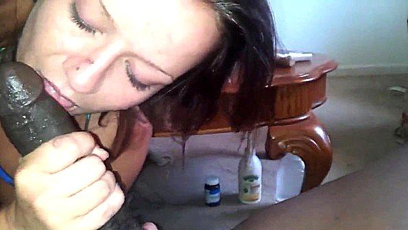 Первый опыт в порно для фотогеничной красавицы