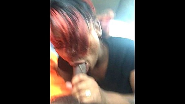 Она пошла в раздевалку с парнем и переспала с ним