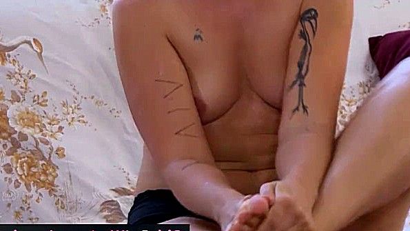 Развратная девчонка не против двойного проникновения